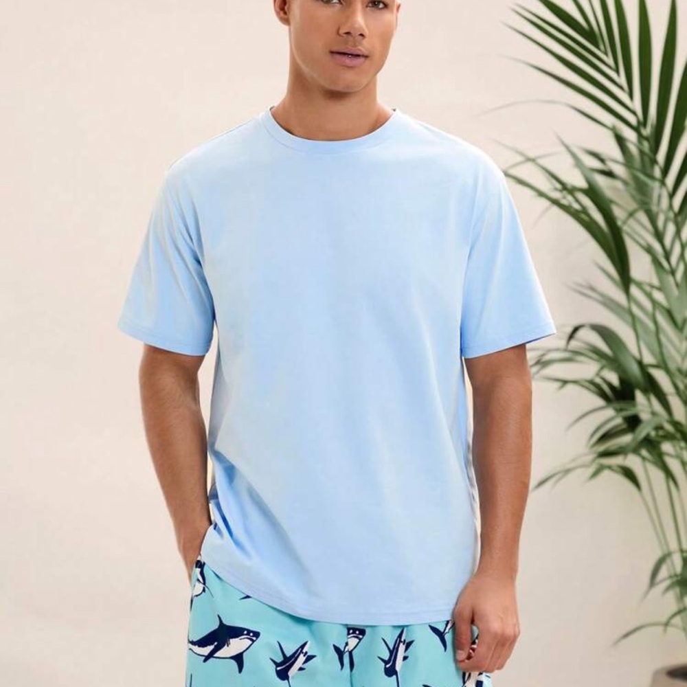 Manfinity VCAY Men's Beach Outfits, Summer Lightweight Breathable Woven T-Shirt - Picture 3 of 4